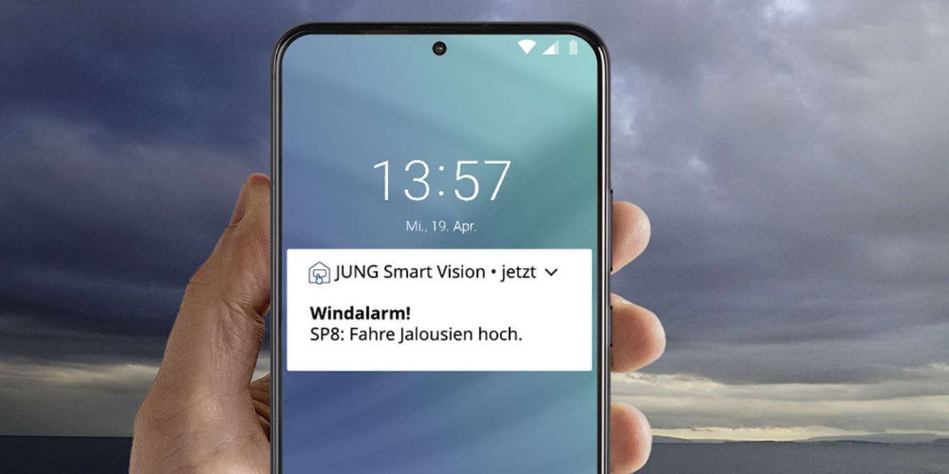 JUNG Smart Panel 8 bei S&H Solar Energie in Böhmenkirch
